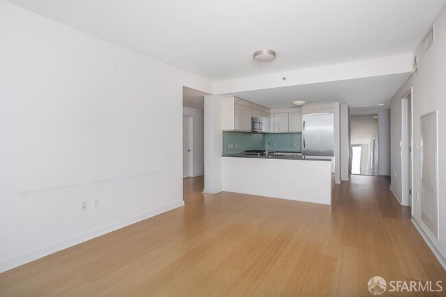 Building Photo - 338 Spear St