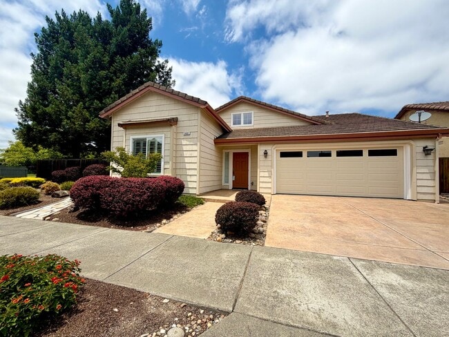 Building Photo - Beautifully maintained single-level home in one of Windsor’s most sought-after neighborhoods!