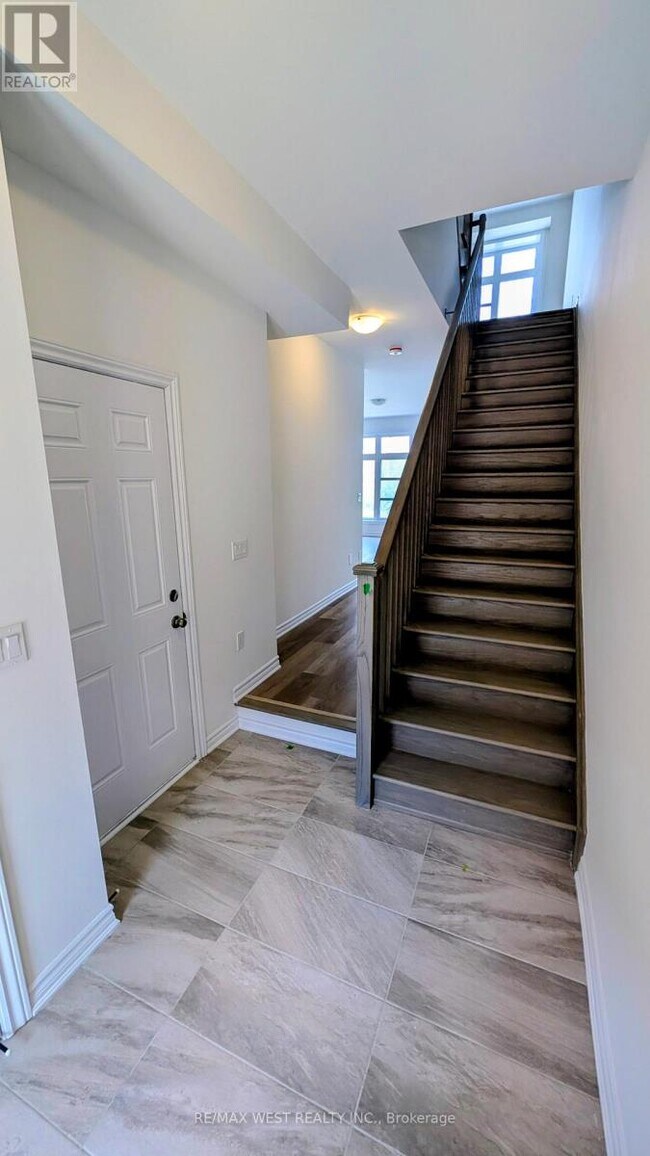 Photo - 91 Inverary Cres