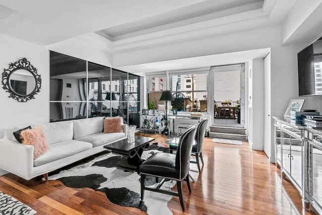 88 Greenwich St Unit 1111