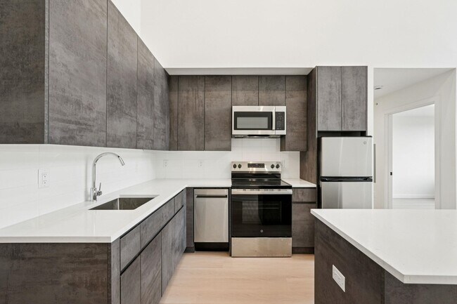 Photo - 1 Mallory Ave Unidad 501