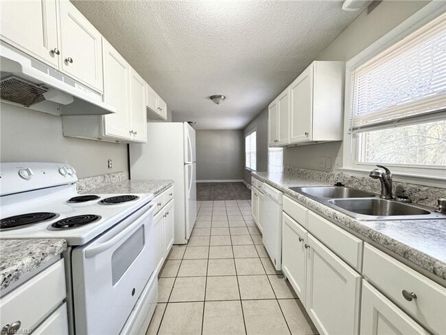Photo - Well Maintained 3 Bedroom/2 Bathroom Home