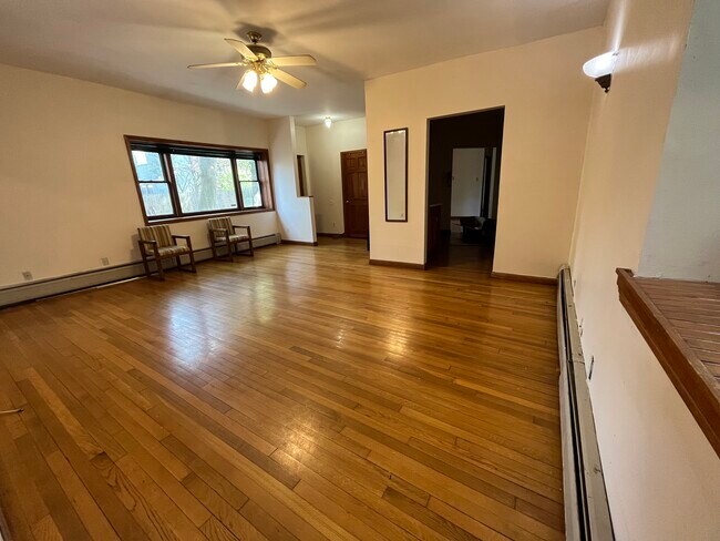 Living Room - 365 Hamilton St Unit Rear