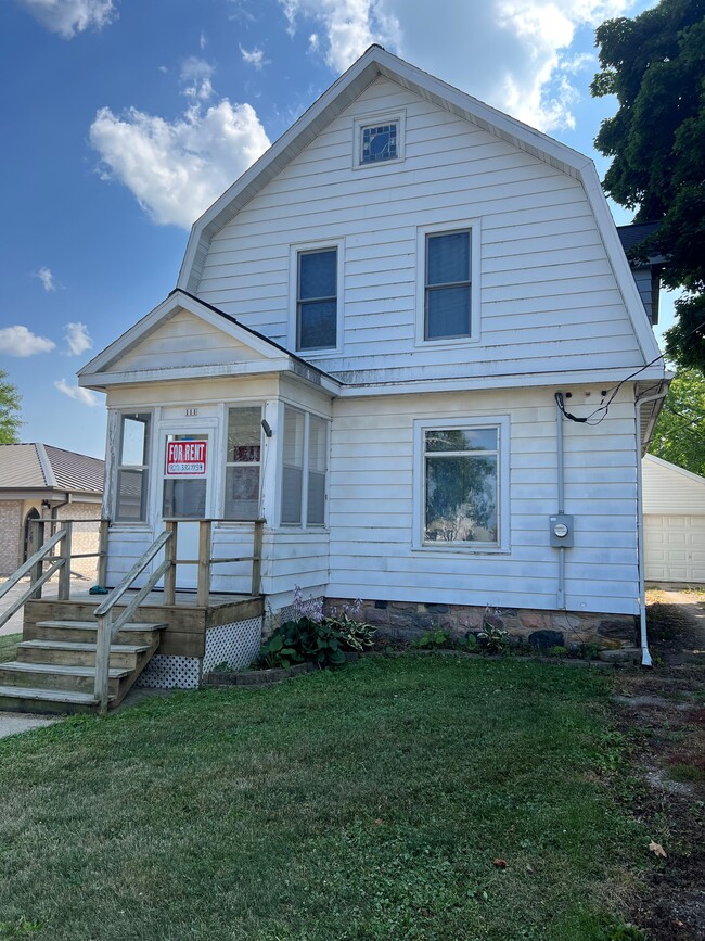 Photo - 111 Farnham St