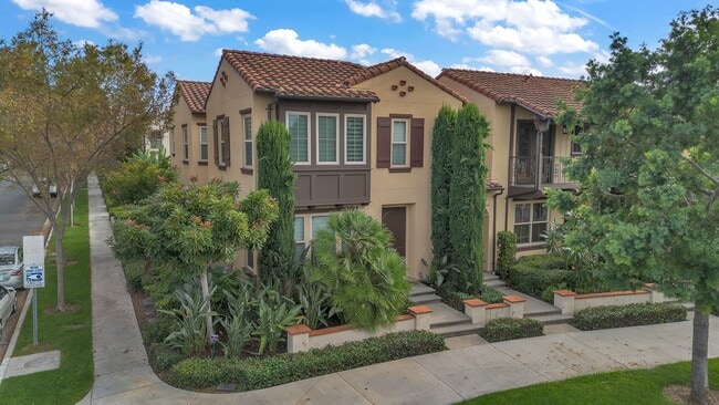 Building Photo - 72 Tulip