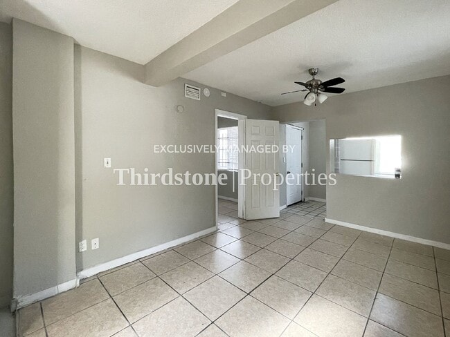 Building Photo - 316 E 19th St Unit A Rental