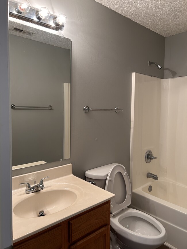 Building Photo - 5 Sparta Ln Rental