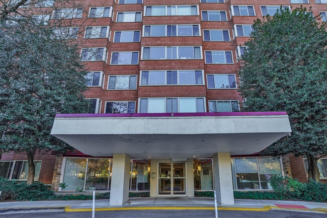 Photo - 4000 Tunlaw Rd NW Unit #417