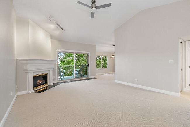 25 N Shoreline Rd