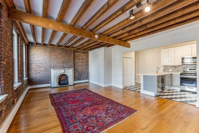 Building Photo - 192 Christopher Columbus Dr Unit LOFT  3