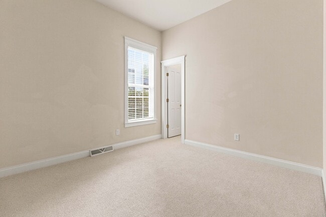 Photo - 14035 Bankside Dr