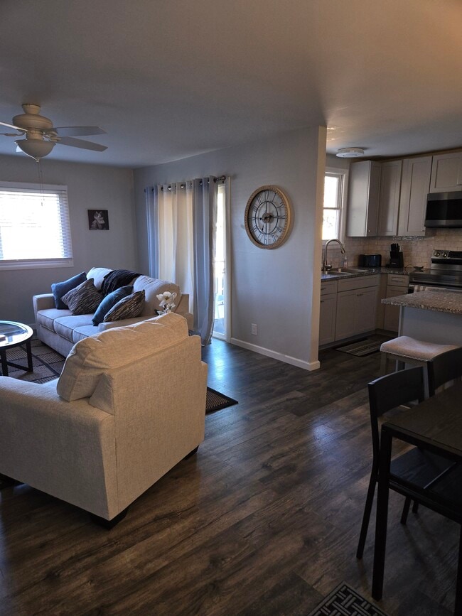 Entrance - 613 Hillsboro Rd Unit A-11