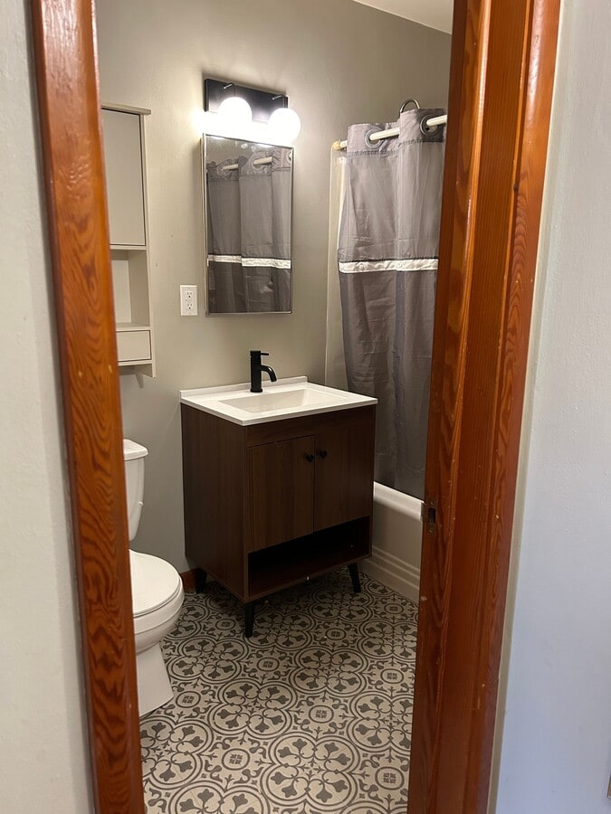 Photo - Phillips Apartments