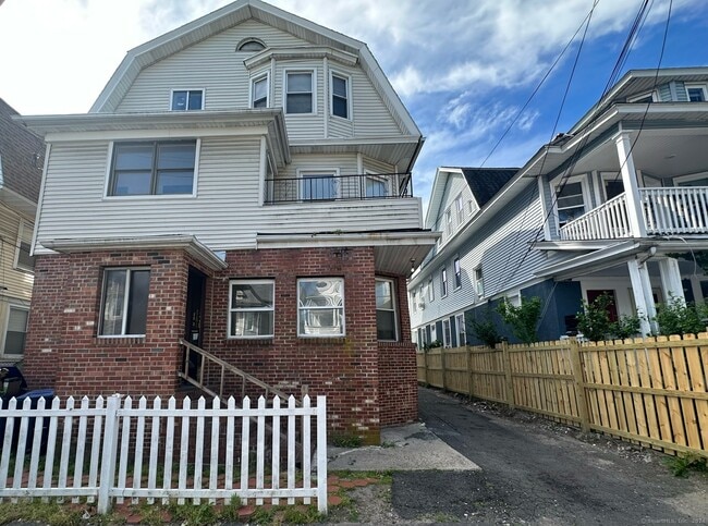 Building Photo - 40 Vine St Unit 3 flr Rental