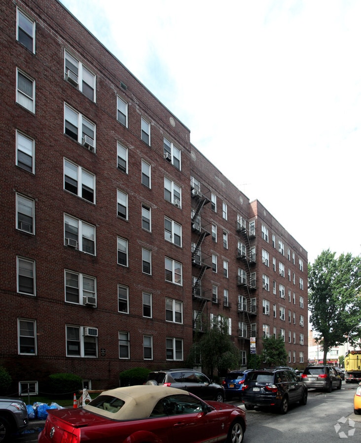 The Warrenton - The Warrenton Apartments