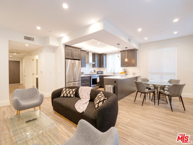 Building Photo - 8700 Chalmers Dr Unit 101 Rental