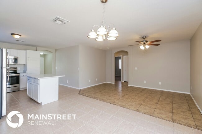 Photo - 6242 W Illini St