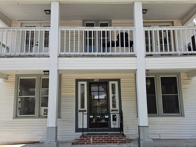 202 Luella Ct Unit 3