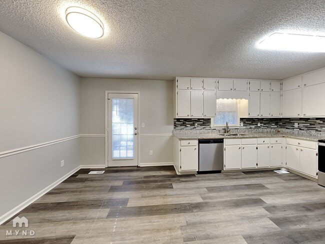 Photo - 1620 River Trce