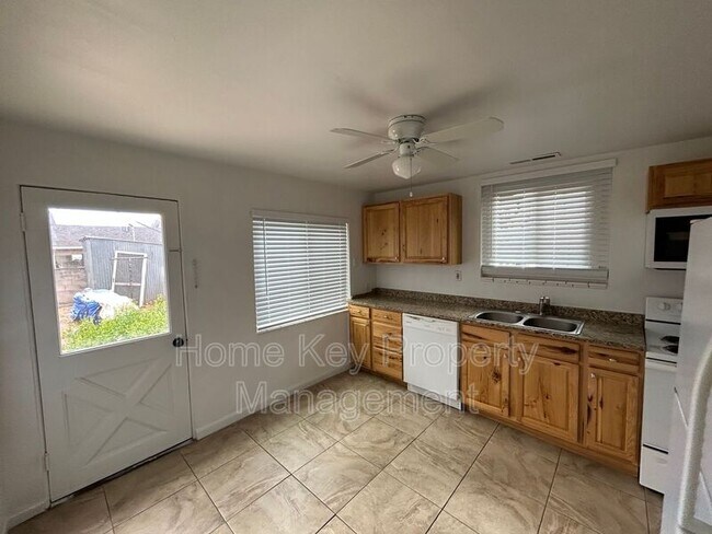 116 S 100 W St