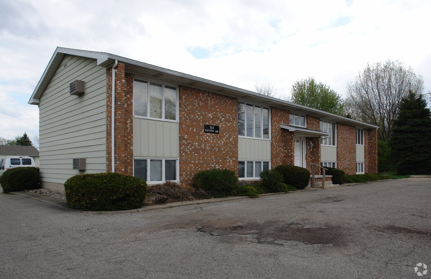 Photo - 510 N Creyts Rd