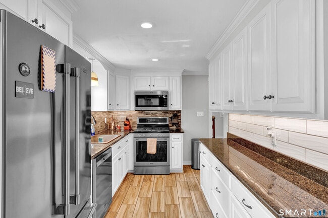 Photo - 75 Glenwood Dr