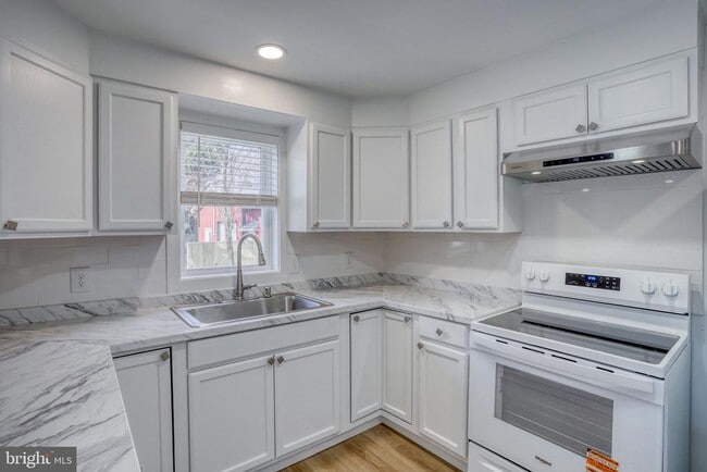 Photo - 35617 Airport Rd