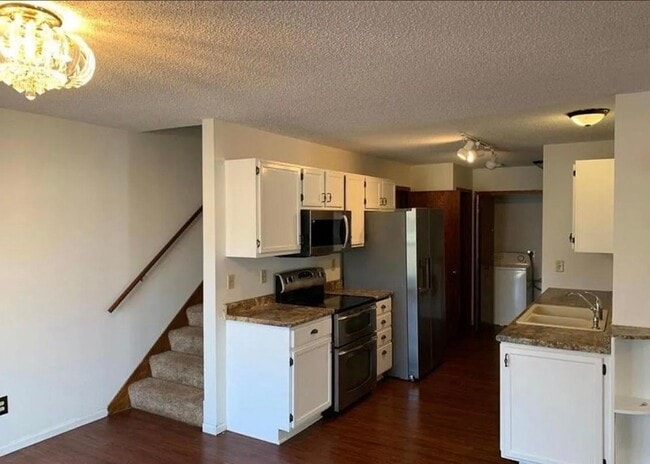 Building Photo - 1219 Pecks Woods Dr