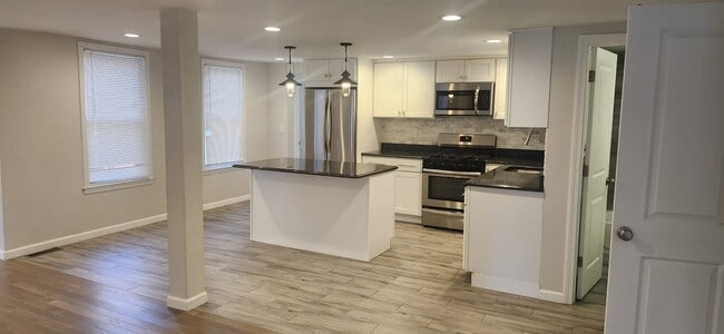Building Photo - 171 Olive St Unit 2 Rental
