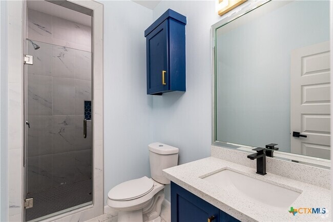Building Photo - 1707 Angelina Dr Unit 2 Rental