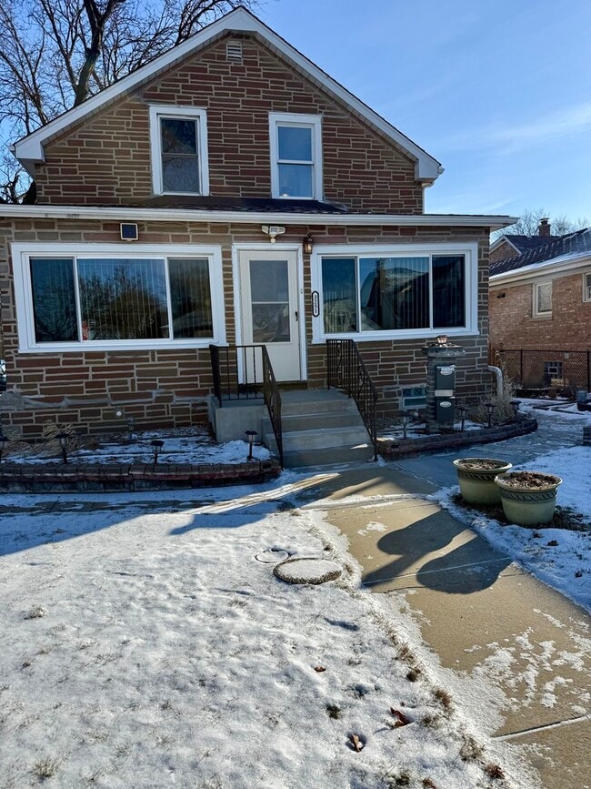 Building Photo - 3251 N Osage Ave Unit 1