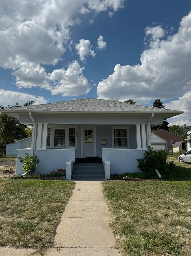 Photo - 604 S Burg St House