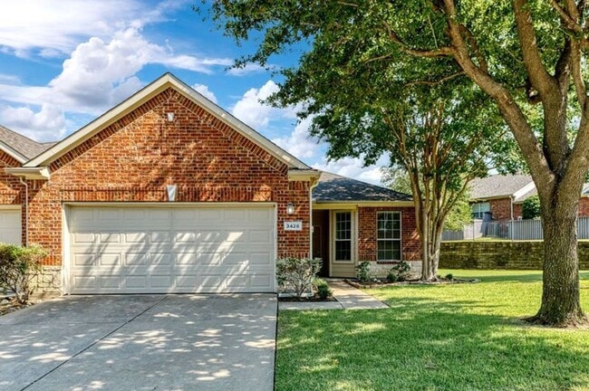 Building Photo - Townhome in Parker Estates!! READY for move in early June