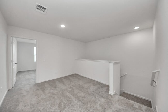 Building Photo - 10318 Malta Trce Dr
