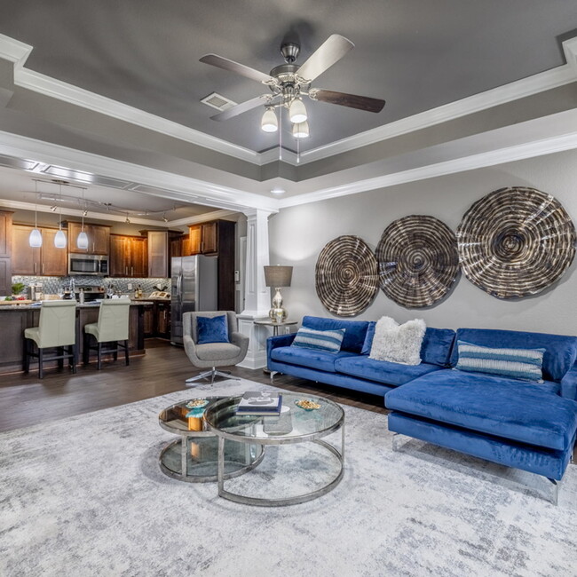 Large Living Room - River Pointe North Rental