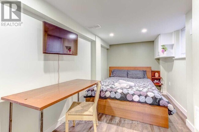 Photo - 394 Kane Ave