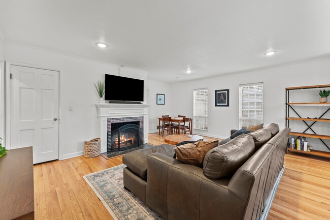 Building Photo - 12160 SW Douglas St