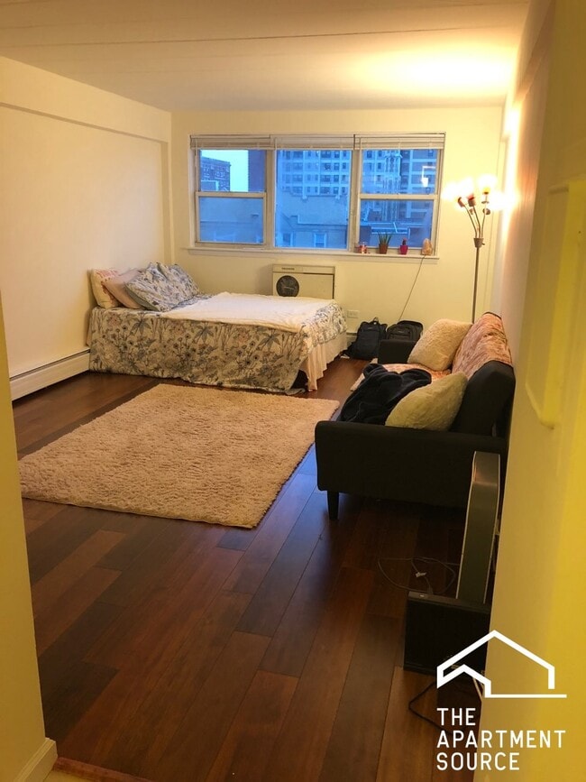 Building Photo - 6821 N Sheridan Rd Unit 205