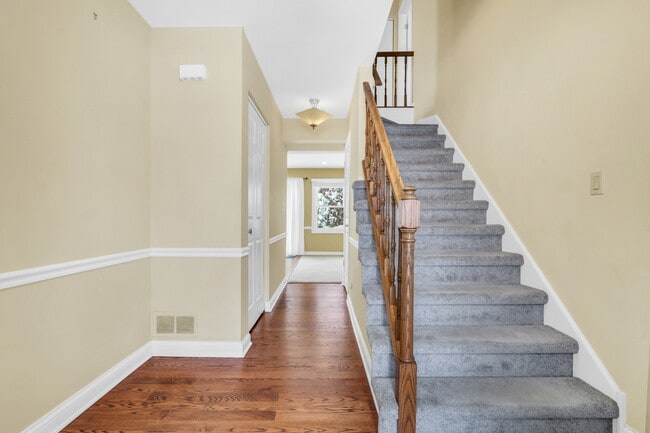 Photo - 1000 Cumberland Ln