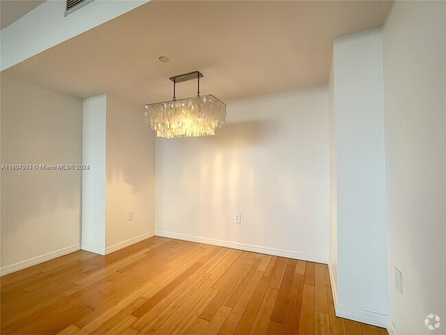 Building Photo - 211 Michigan Ave Unit 909 Rental