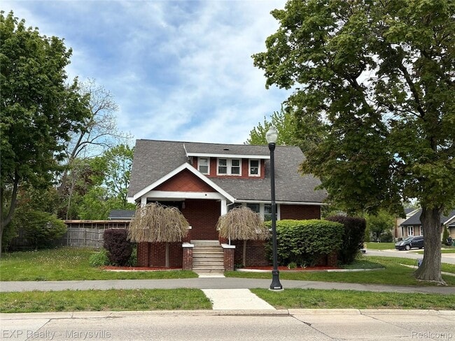 Building Photo - 504 Clinton Ave
