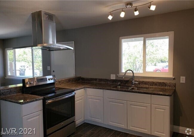 Building Photo - 3115 E Dillon Ave Rental