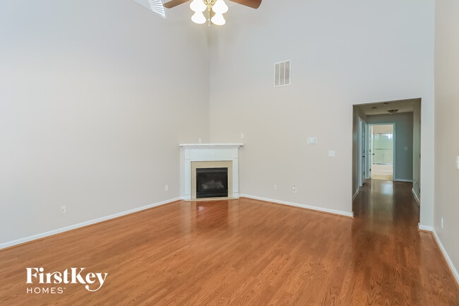 Photo - 813 Winsap Dr