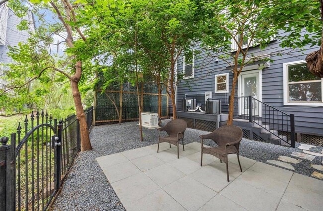 Photo - 1230 W 25th St