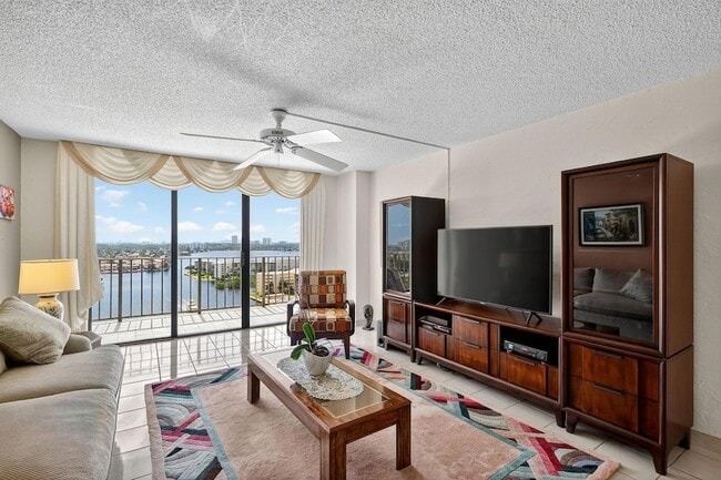 Photo - 18151 NE 31st Ct Unidad 1709