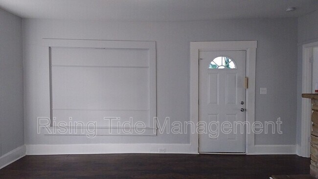 Photo - 633 26th St SW