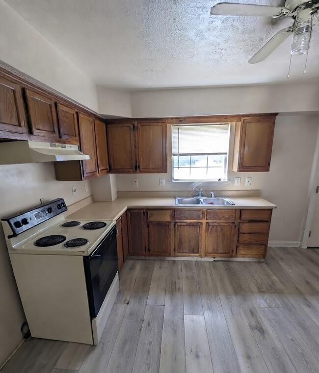 Photo - 212 Gates Ave