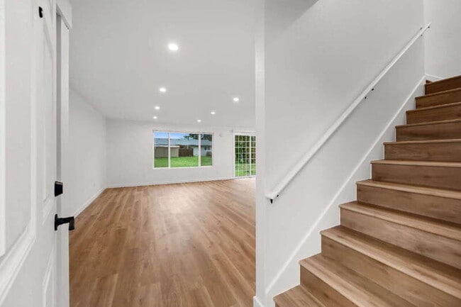 Photo - 9727 5th St NE Unit B