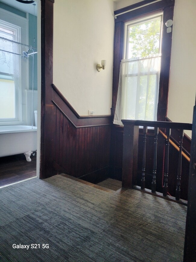 Photo - 330 E 12th St