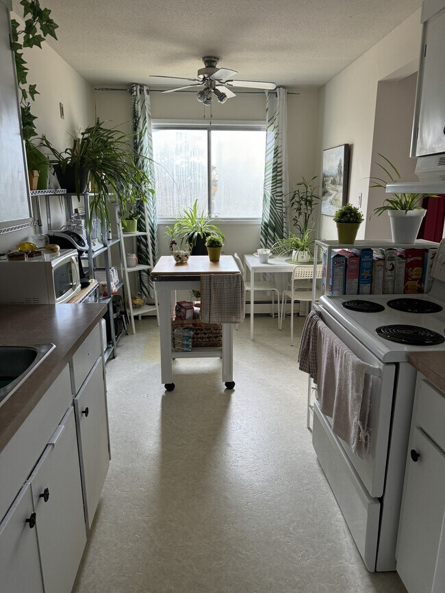 Photo - 12955-12101 101 St NW Unit 31